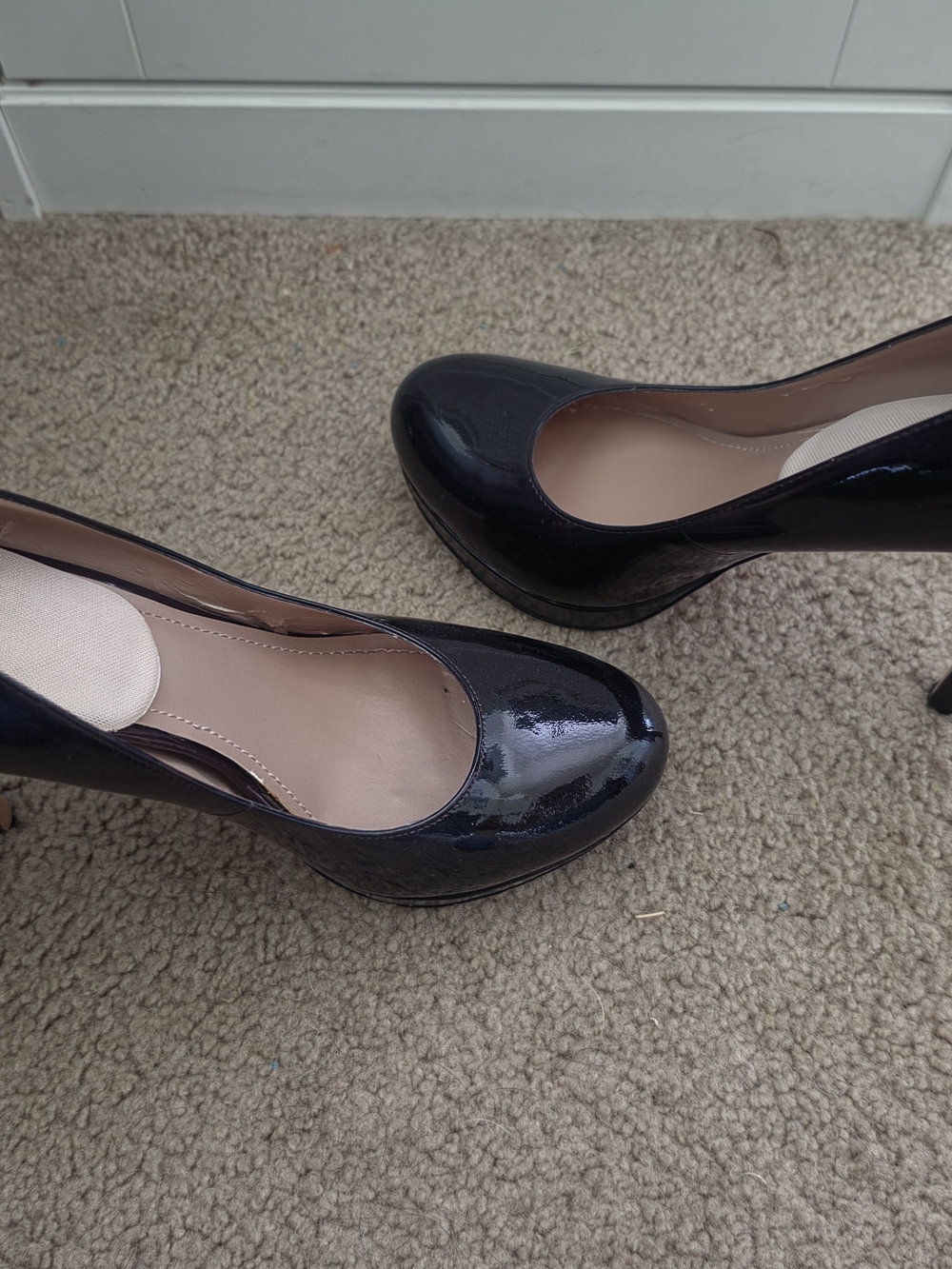 Vince Camuto Black Patent Round-Toe Platform Heels
